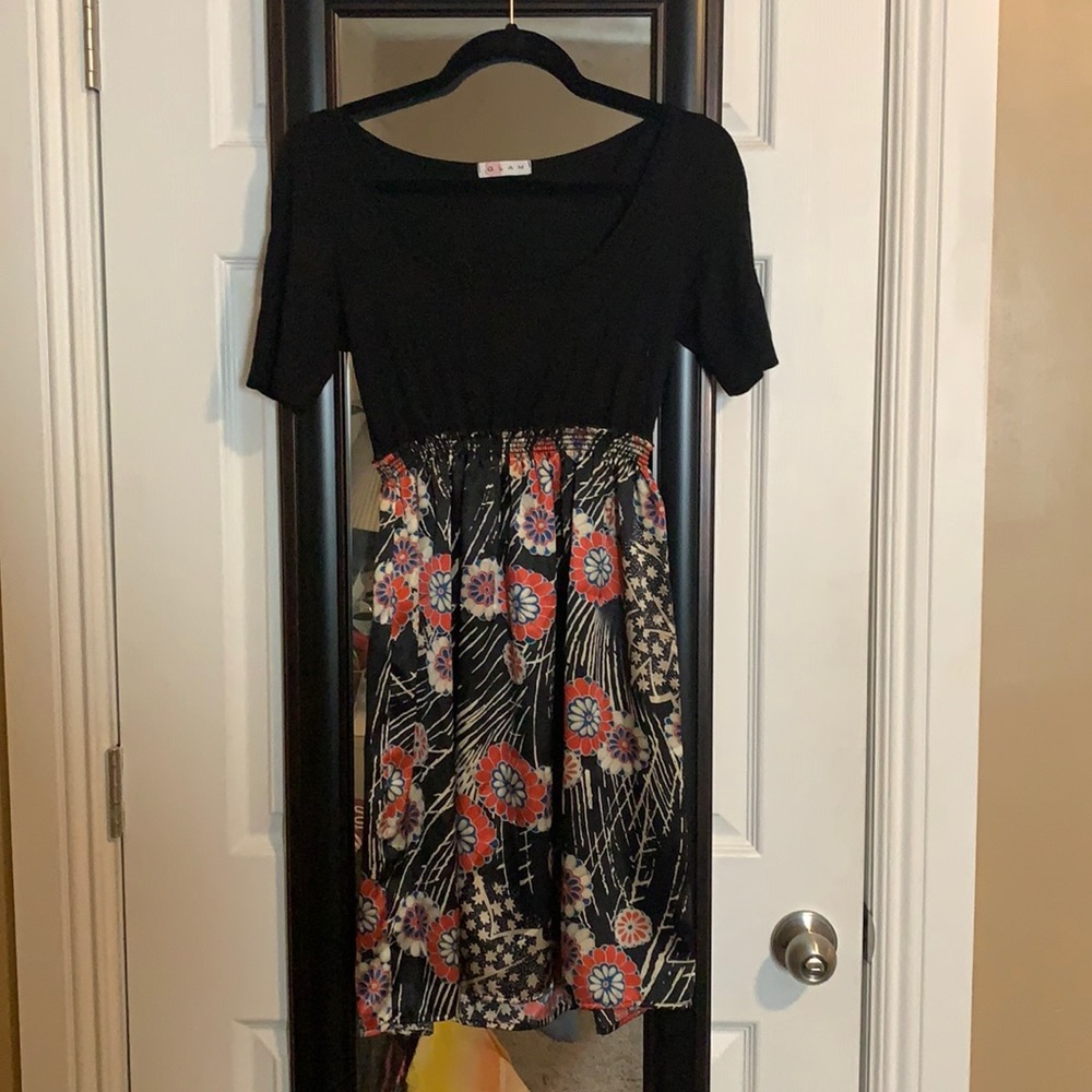 Glam Half-Fabric and Half-Satiny Patterned Dress